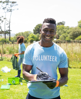 volunteers-collecting-rubbish-and-recycling-RT7S964.jpg